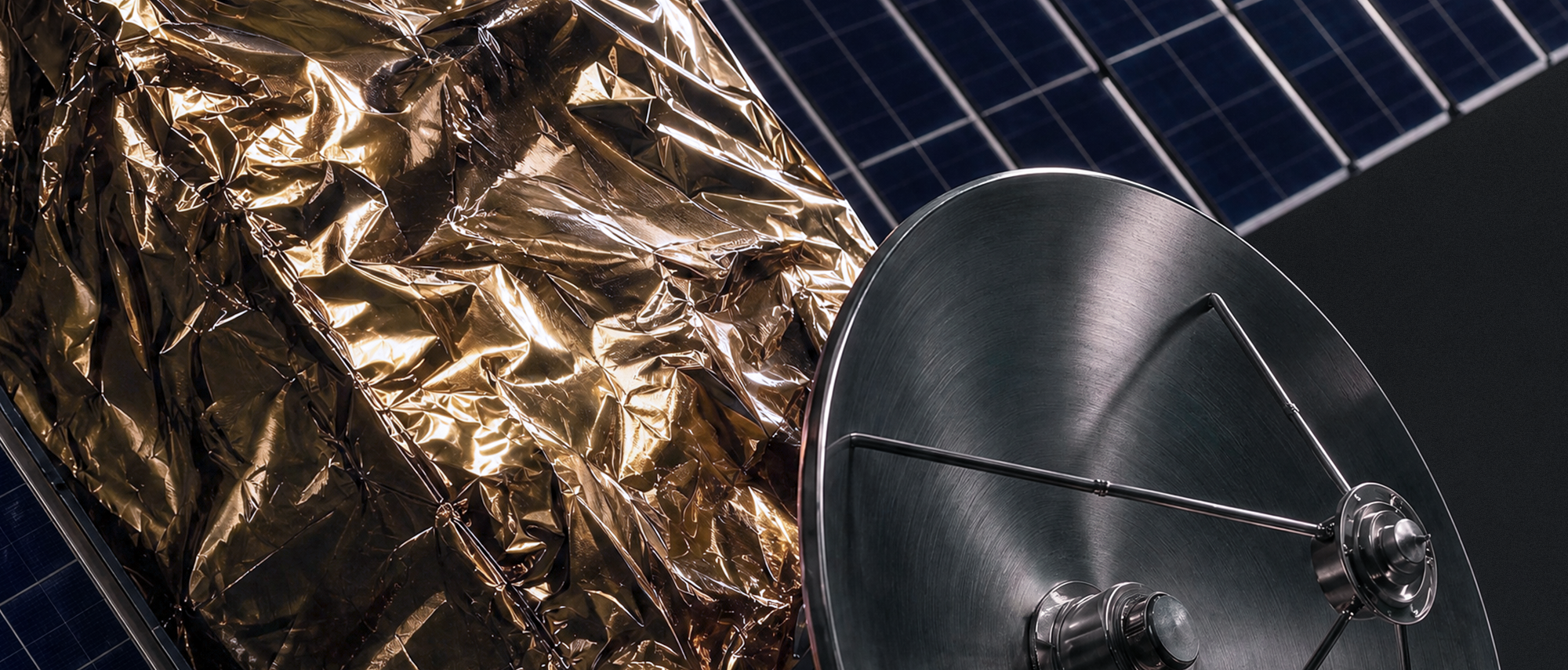 solarpanele satellit mit isolation durch goldene wärmeisolierende folie von dunmore europe