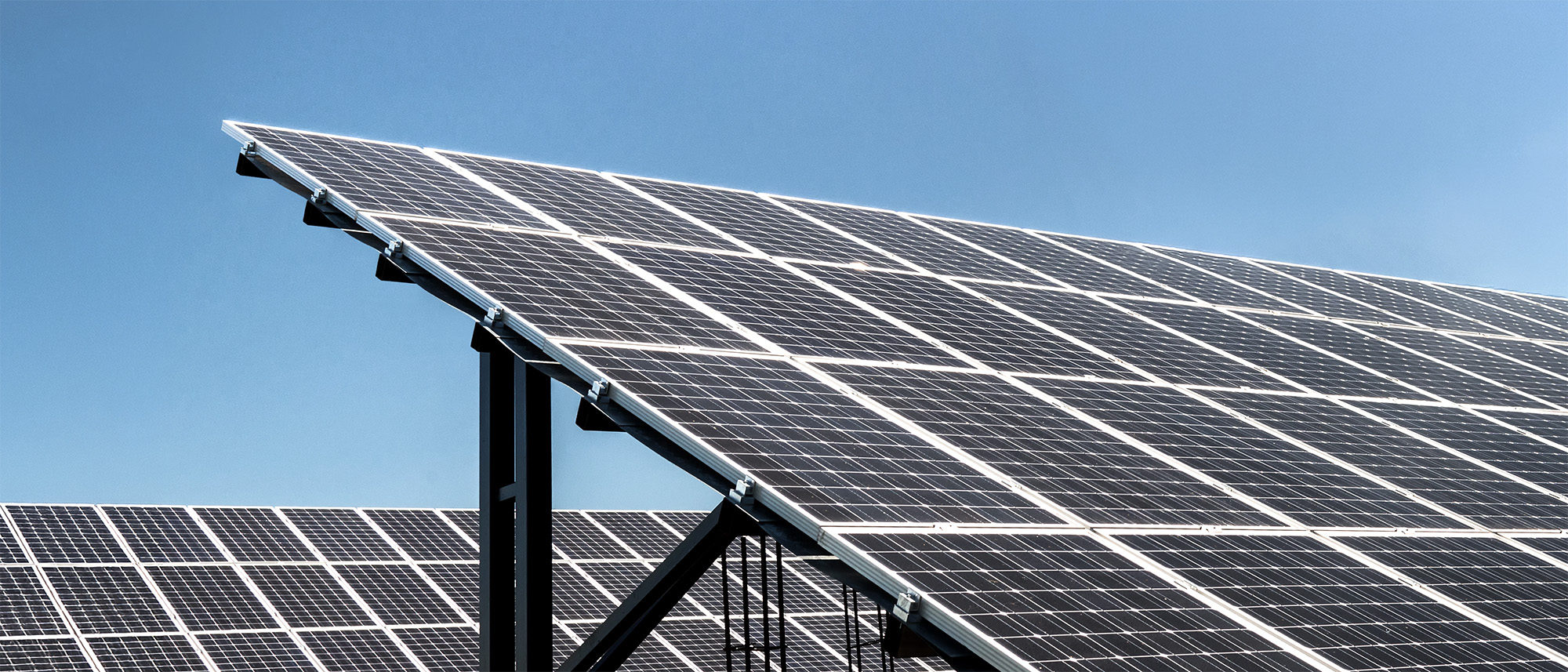 pv anlage als symbolbild für solar isolation und backsheets von dunmore